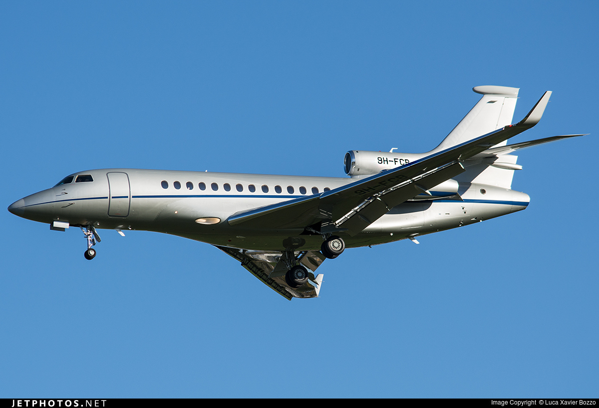 Albinati Aeronautics добавил Falcon 7X