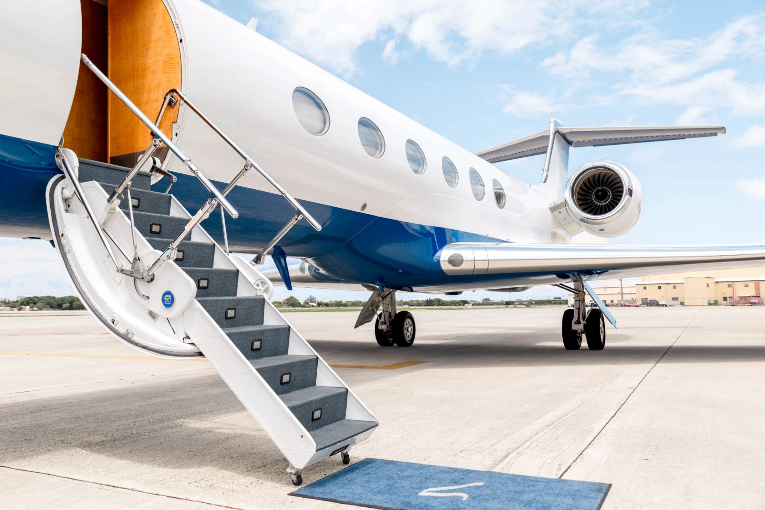 Jet Aviation получила статус перевозчика программы безвизового въезда США (VWP) для трёх стран