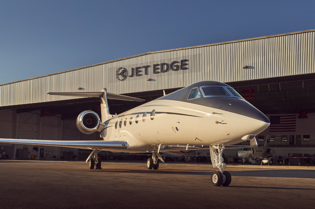 KKR    Jet Edge International