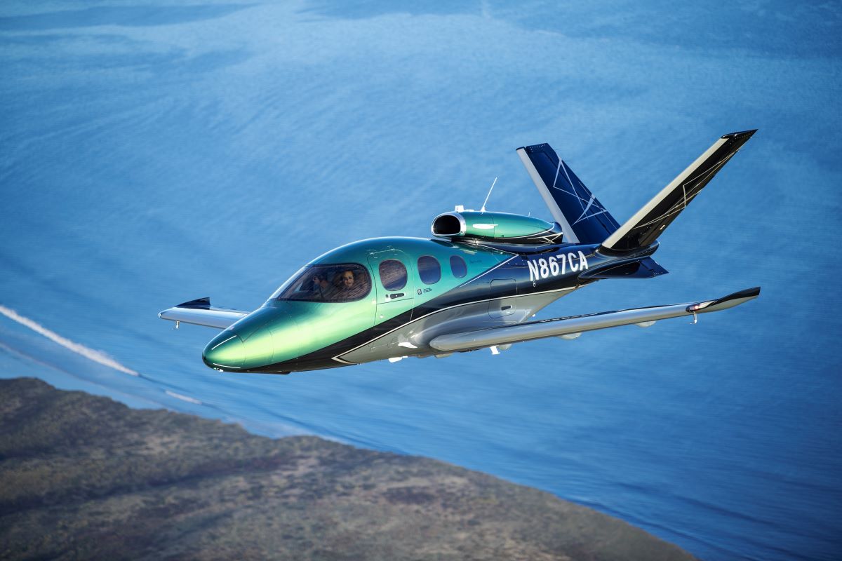 Cirrus  600-  Vision Jet