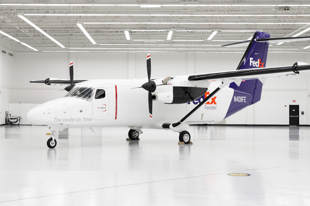 Textron Aviation поставляет первый SkyCourier