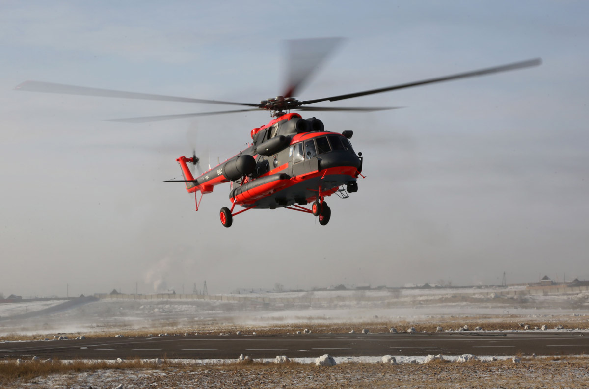 Авиапарк МЧС России пополнили двумя арктическими вертолетами Ми-8
