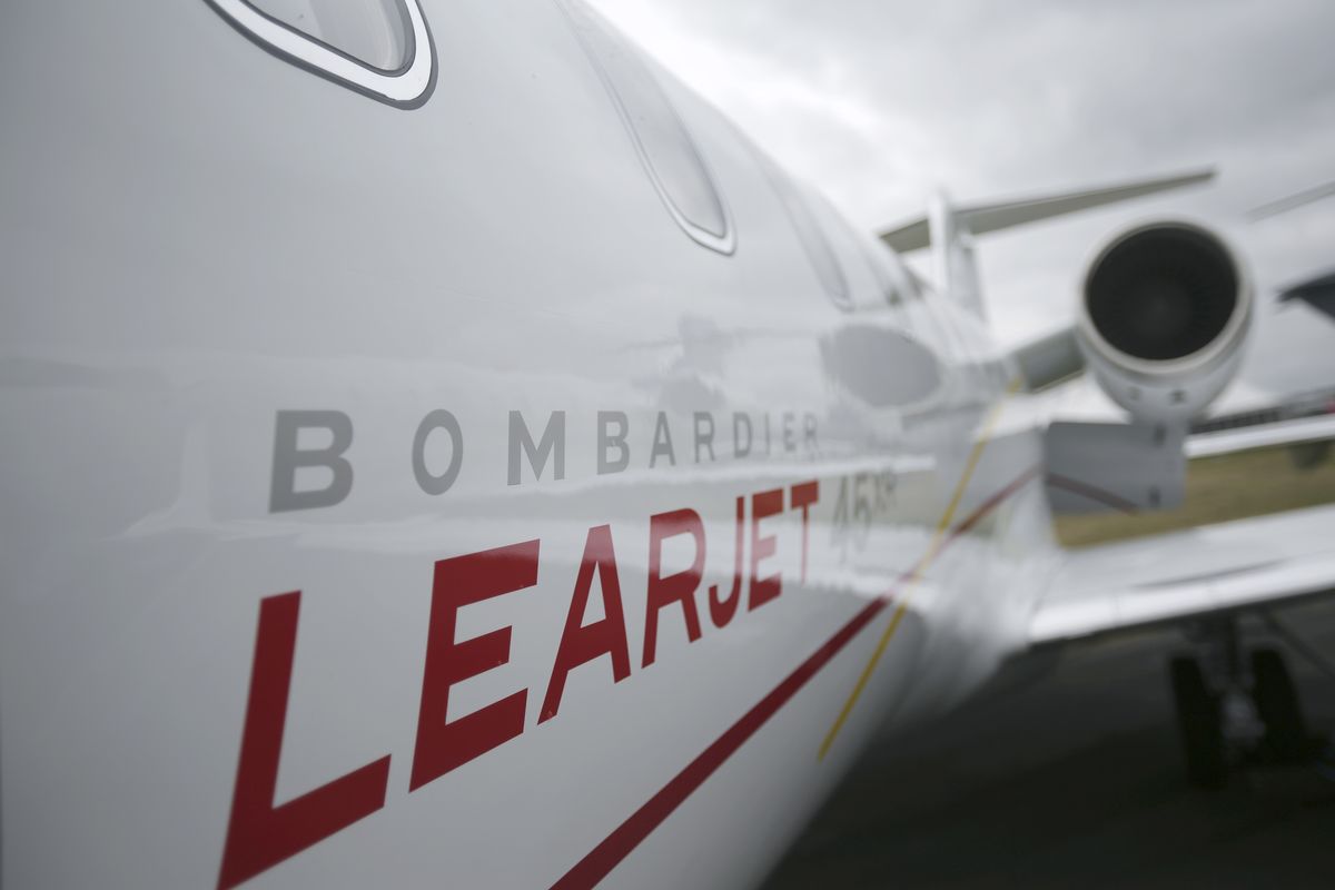 Bombardier    Learjet