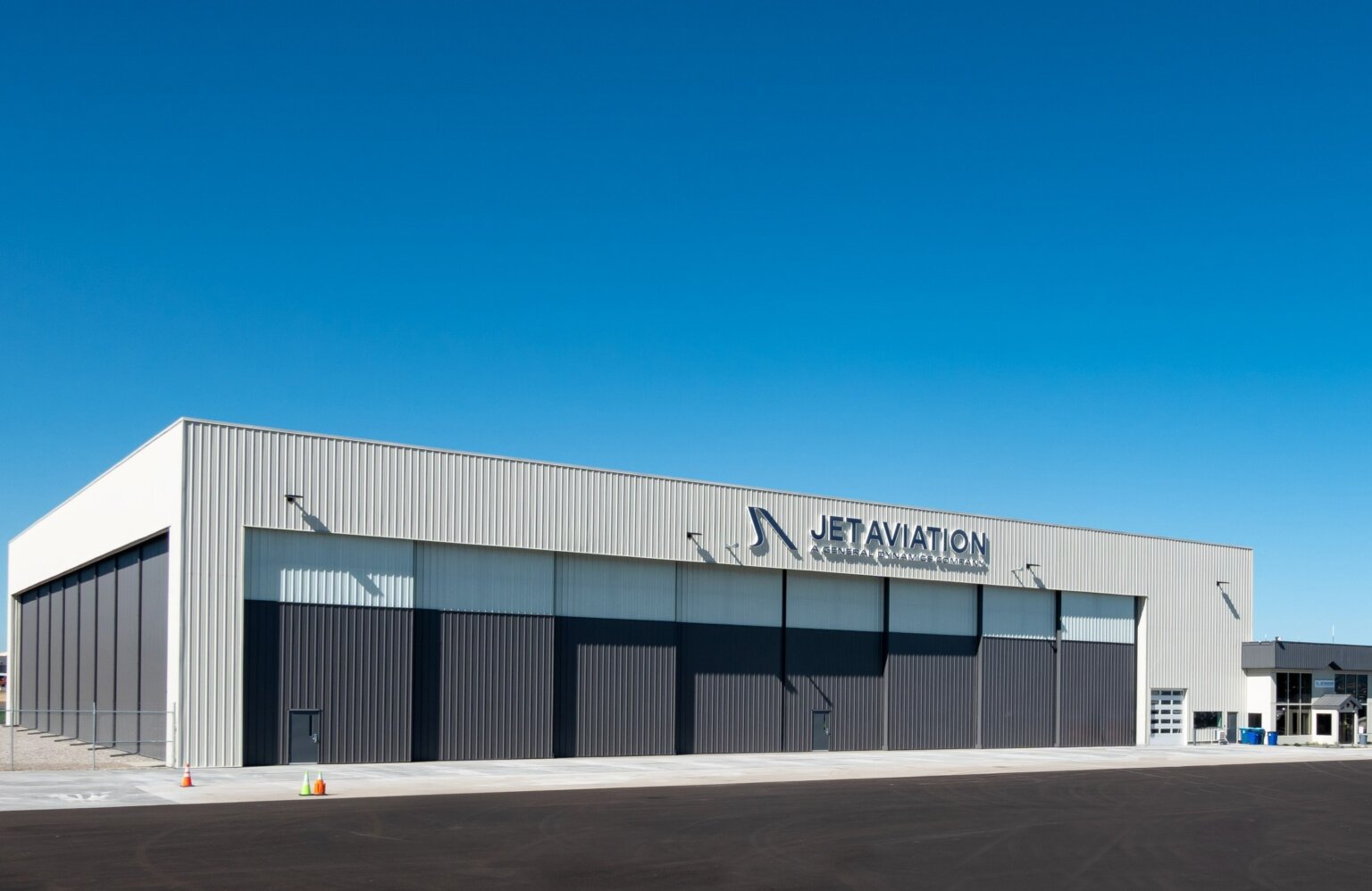 Jet Aviation открывает новый ангар в Монтане