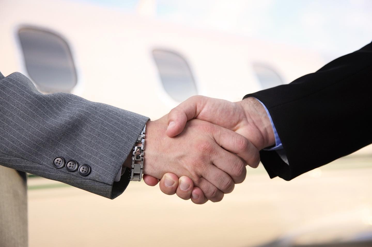 Сделки с самолетами будут отложены, так как FAA вводит новые правила конфиденциальности