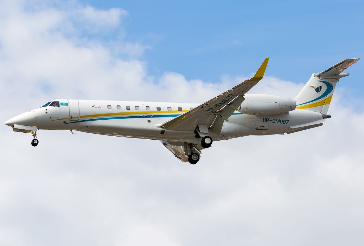 Comlux KZ      Embraer Legacy 650