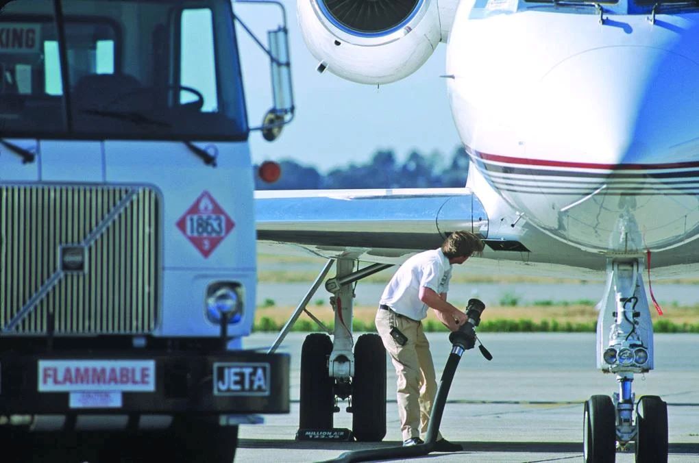 Сбои в работе авиакомпаний способствуют росту деловой авиации, несмотря на повышение цен на топливо
