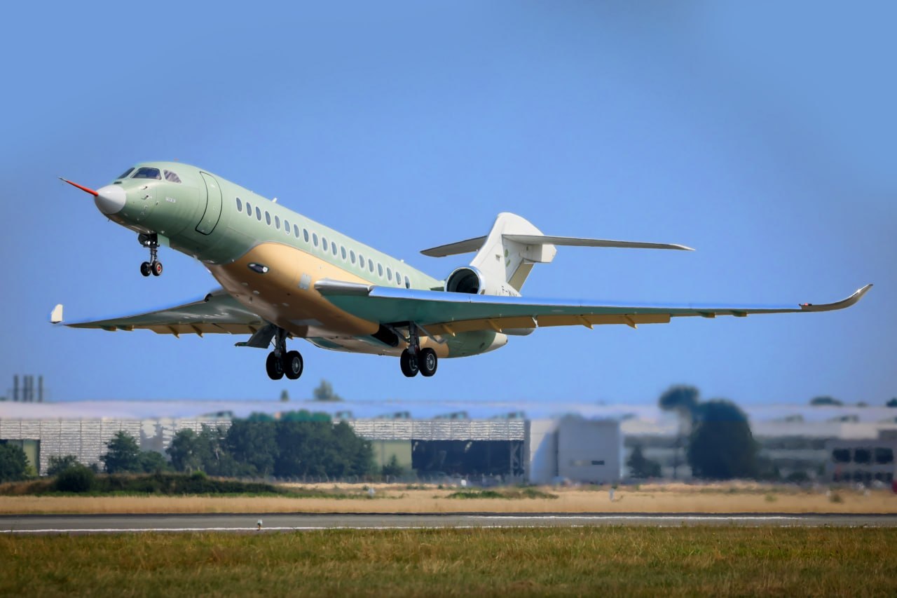 Бизнес-джет Dassault Falcon 10X совершил первый испытательный полёт