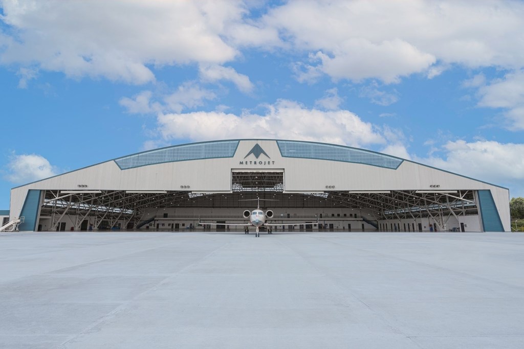 Metrojet Engineering Clark получила разрешение на техобслуживание от регистра Гернси