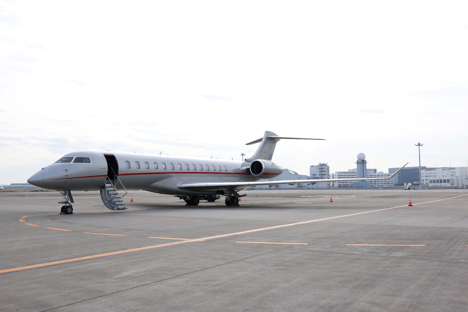 VistaJet:      