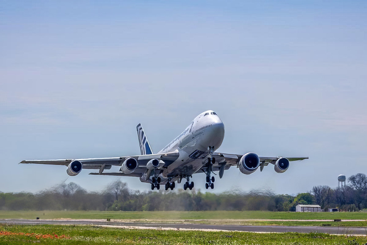 Rolls-Royce выводит из эксплуатации летающую лабораторию Boeing 747-200