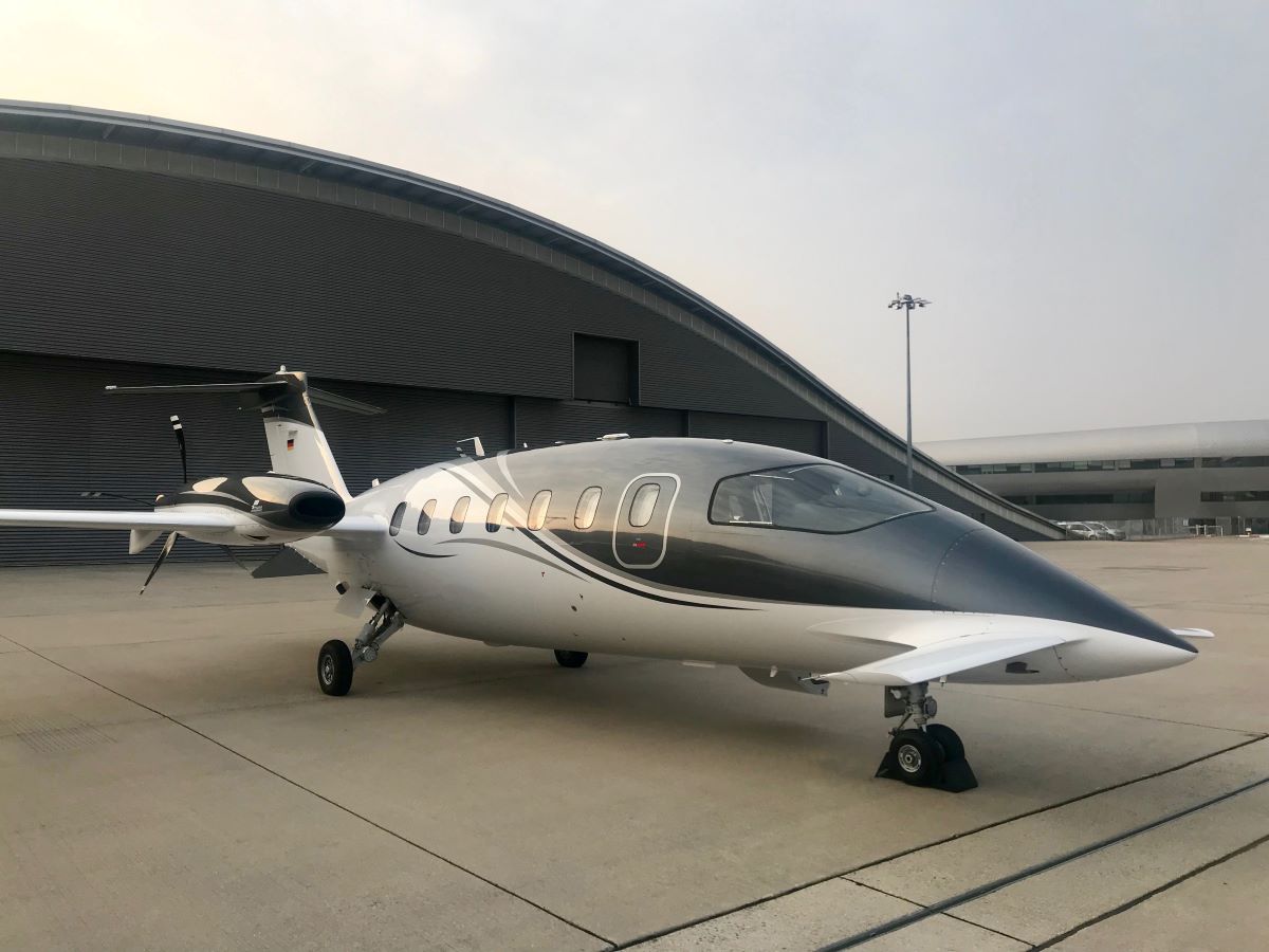 AirGO     Piaggio Avanti  